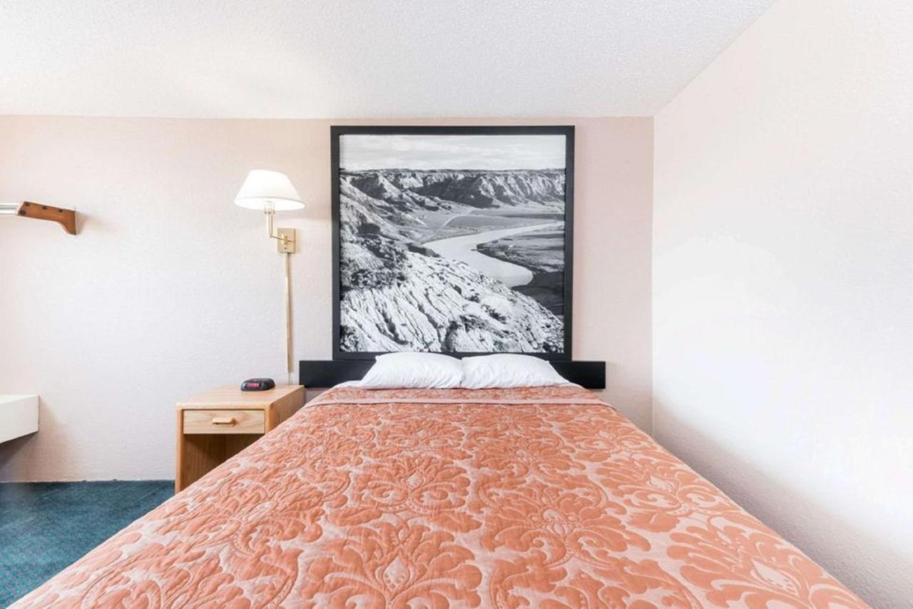Glendive Lodge ภายนอก รูปภาพ